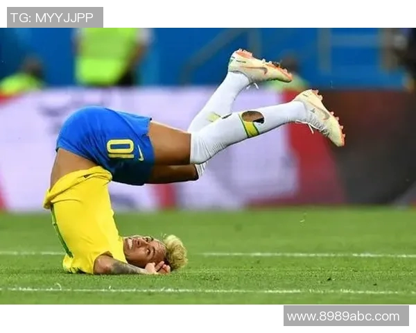 足球明星佩戴头箍的高清图片展示与解析