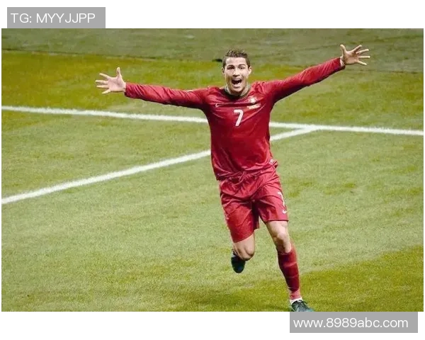 全球足球明星前十名精彩瞬间照片集锦与背后的故事分享